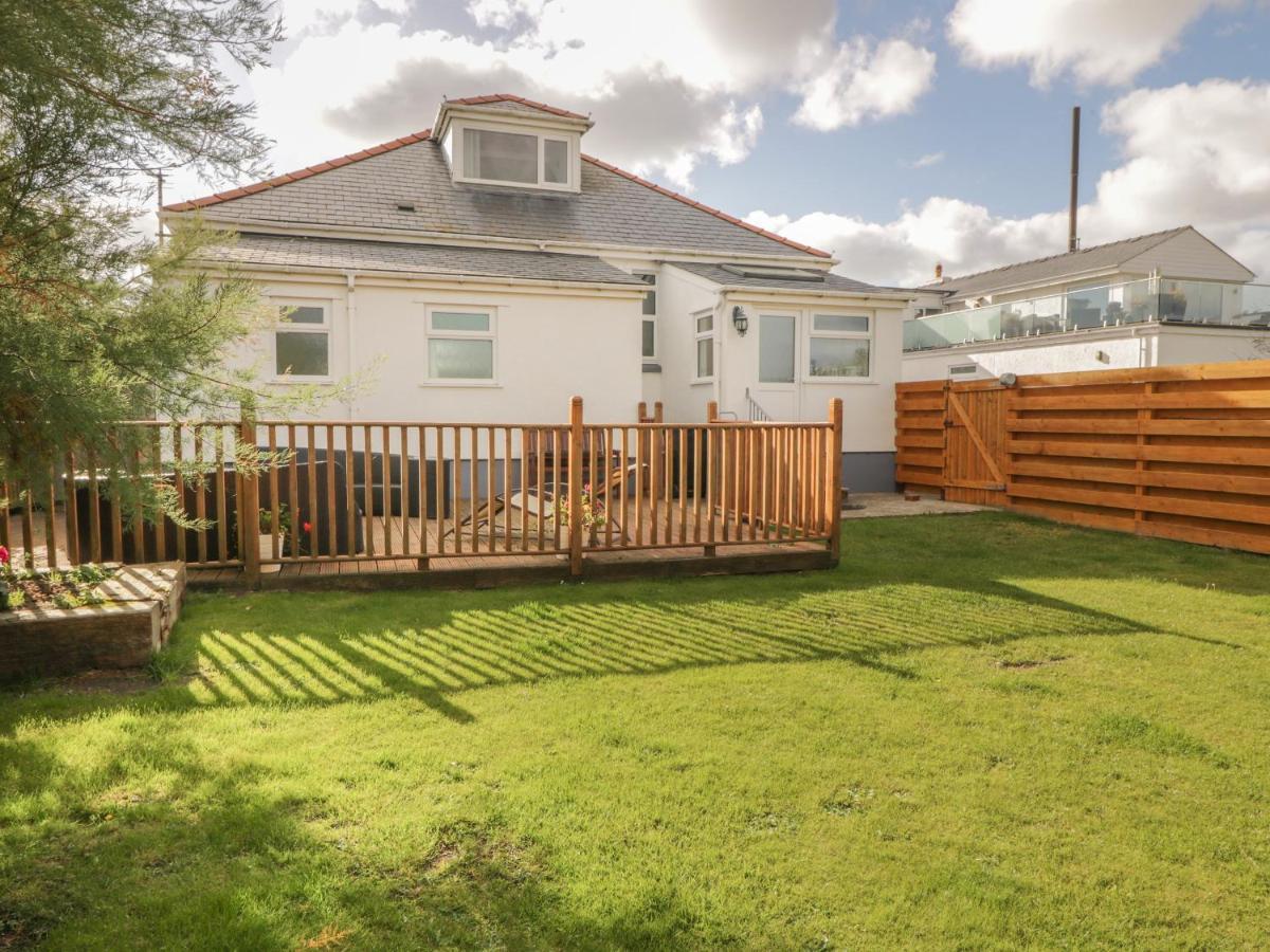 Villa Coed Llai Holyhead Exterior foto
